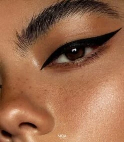 NIQA - Liquid Eyeliner Nightfall - Cat Eye Look - Vegan & Halal 12 NIQA - Liquid Eyeliner Nightfall - Cat Eye Look - Vegan & Halal -Cosmetica Korting Winkel 1050x1200 10