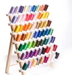 Merkloos Houten Naaigaren Rek - 60 Houders Voor Garen - Voor Naaien & Borduren - Opbergrek Staand - 60 Pinnen - Houder - Organizer - Hout -Cosmetica Korting Winkel 1154x1200 17