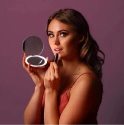 Fritzline© Make-up Spiegel | Compact | Tru-Daylight LED Verlichting | 10x Vergroting | Rond -Cosmetica Korting Winkel 1196x1200 35