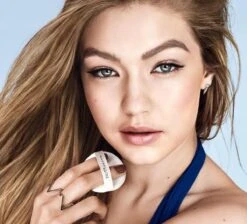 Maybelline Dream Cushion Foundation - 60 Caramel - Foundation -Cosmetica Korting Winkel 1200x1086 1