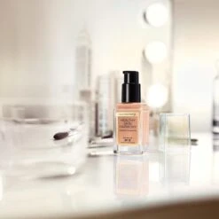 Max Factor Healthy Skin Harmony Foundation - 47 Nude -Cosmetica Korting Winkel 1200x1200 11