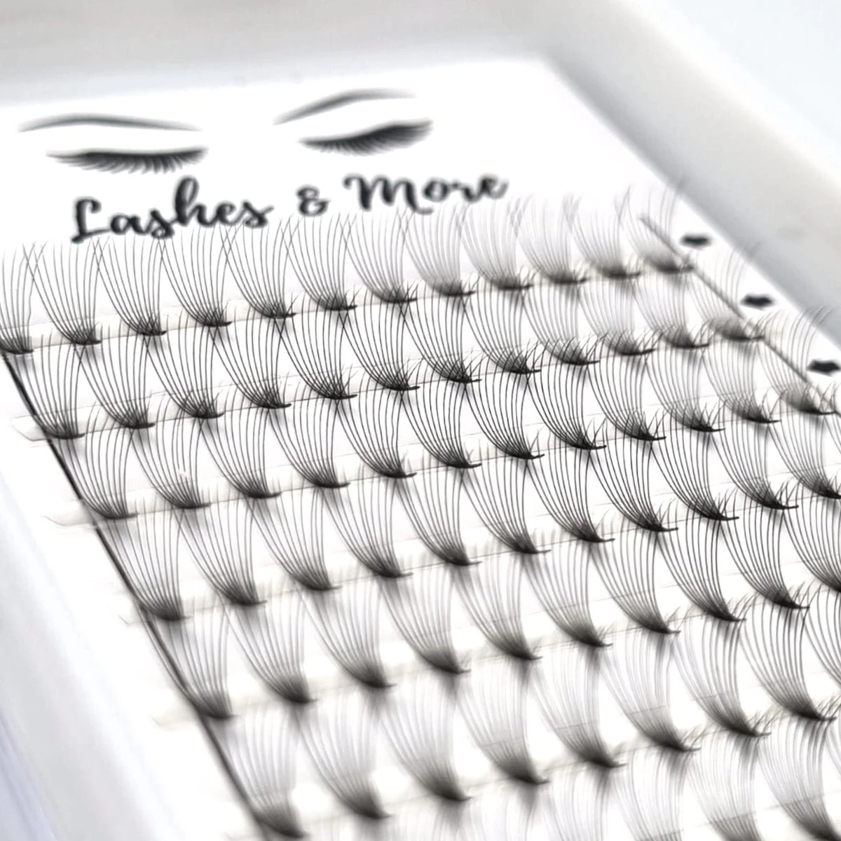 Lashes & More - Nepwimpers - 10D 15mm 0.05 D Krul - Pre-Made Volume Fans – Russian Volume – Pre-Made Fans- Wimperextensions – Wimper Extensions - Verkrijgbaar In Lengte 9mm Tot 15mm 4 Lashes & More - Nepwimpers - 10D 15mm 0.05 D Krul - Pre-Made Volume Fans – Russian Volume – Pre-Made Fans- Wimperextensions – Wimper Extensions - Verkrijgbaar In Lengte 9mm Tot 15mm - Afbeelding 2