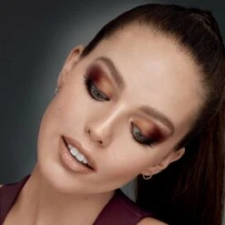 Maybelline The Burgundy Bar Oogschaduw En Highlighter Palette – Limited Edition -Cosmetica Korting Winkel 1200x1200 1338