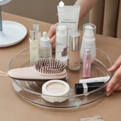 Merkloos Make Up Draaiplateau Organiser Plus Extra Gezichtsmasker - Make Up Organizer Transparant - 24cm - Make-up Organiser Transparant - Lazy Susan Draaiplateau - Draaiplateau - Draaischijf - Badkamer Organizer - Draaischijf - Make Up Doos - Bwa Commerce -Cosmetica Korting Winkel 1200x1200 1814