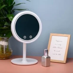 Merkloos Decopatent® Beauty Breeze Mirror - Make-Up Spiegel Met LED Verlichting & Ventilatie - 360° Draaibaar - Make Up 5x Vergrootspiegel -Cosmetica Korting Winkel 1200x1200 1874