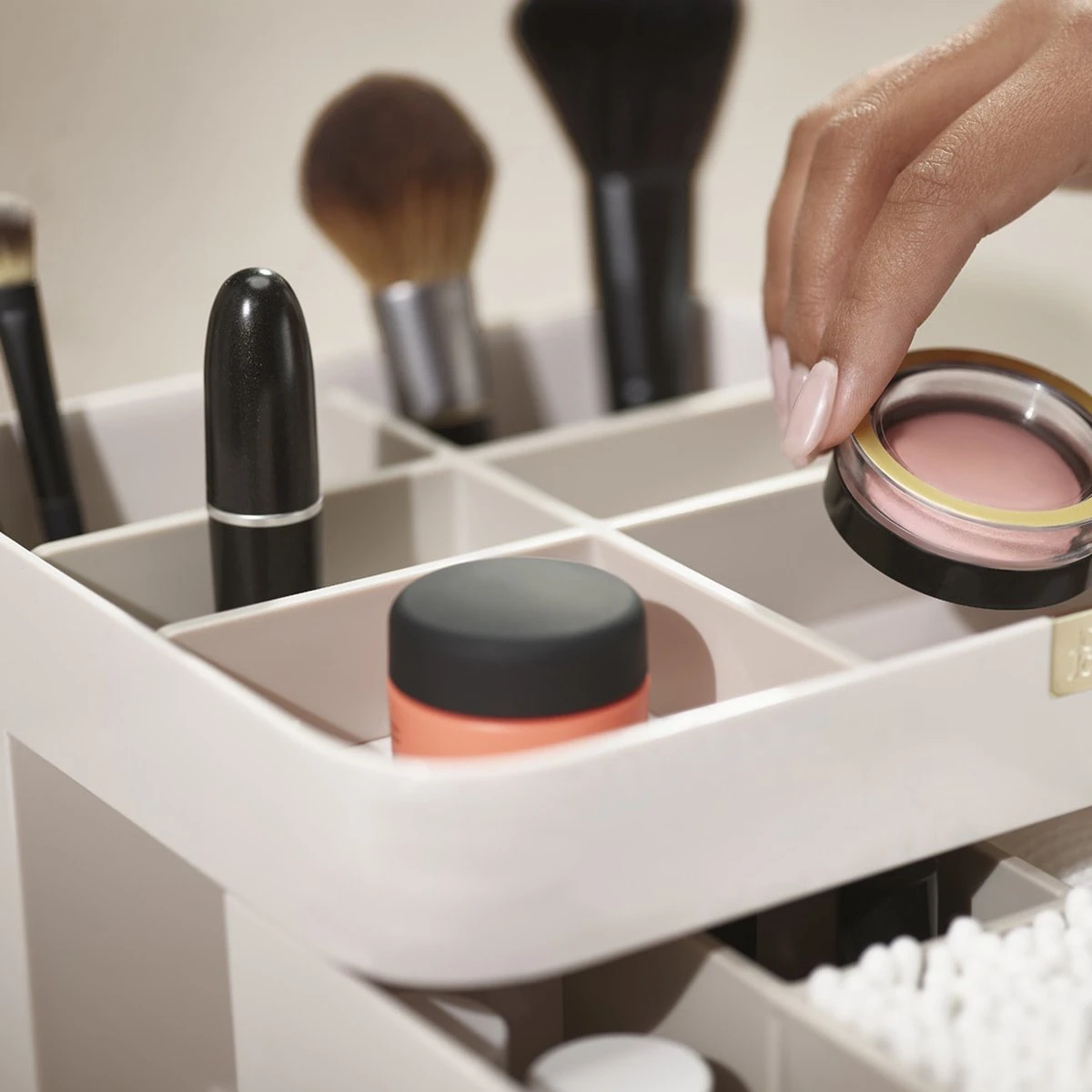 Joseph Joseph Cosmetica Opbergdoos Medium - Medium - Sorteervakken & Uitschuifbaar 5 Joseph Joseph Cosmetica Opbergdoos Medium - Medium - Sorteervakken & Uitschuifbaar - Afbeelding 3