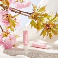 NIVEA Lipscrub & Lipverzorging In 1 Stick 4,8g - Super Zachte Lippen Met Wilde Roos En Vitamine E -Cosmetica Korting Winkel 1200x1200 495