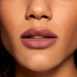 L’Oréal Paris Color Riche Free The Nudes Lipstick - Nude Matte - 06 No Hesitation - Bruin - 3,9 Gr -Cosmetica Korting Winkel 1200x1200 599