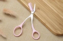 Without Lemons | Wenkbrauwschaar | Wenkbrauw Trimmer | Browshaper | BeautyTool | Gezichts Schaar | Dames| Ontharing | Design | Roze -Cosmetica Korting Winkel 1200x782 4