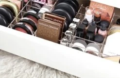 Jumanah® Collections "Sorted" MALM - Toilettafel -Volledige Lade - Make Up Organizer - Ladeverdeler - Lade Organizer - Transparant - Acryl - Kunststof 14 Jumanah® Collections "Sorted" MALM - Toilettafel -Volledige Lade - Make Up Organizer - Ladeverdeler - Lade Organizer - Transparant - Acryl - Kunststof -Cosmetica Korting Winkel 1200x785 2