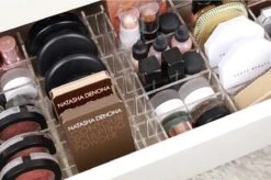 Jumanah® Collections "Sorted" MALM - Toilettafel -Volledige Lade - Make Up Organizer - Ladeverdeler - Lade Organizer - Transparant - Acryl - Kunststof 13 Jumanah® Collections "Sorted" MALM - Toilettafel -Volledige Lade - Make Up Organizer - Ladeverdeler - Lade Organizer - Transparant - Acryl - Kunststof -Cosmetica Korting Winkel 1200x796 3