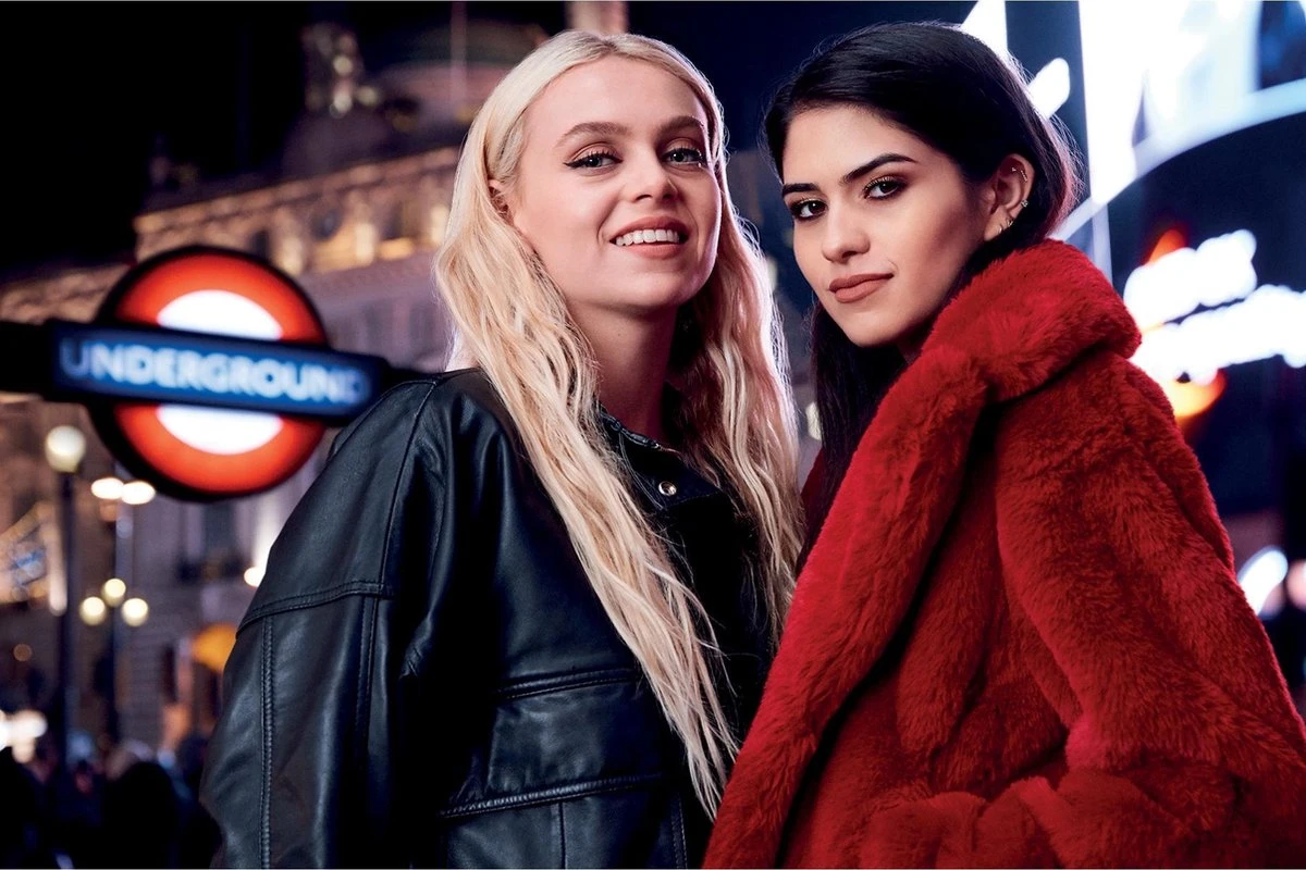 Rimmel London Lasting Finish Foundation - 100 Ivory 9 Rimmel London Lasting Finish Foundation - 100 Ivory - Afbeelding 7