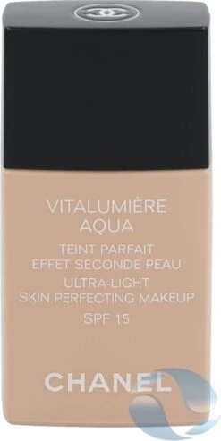 Chanel Vitalumiere Aqua Foundation - 30 Beige - SPF15 - 30 Ml -Cosmetica Korting Winkel 601x1200