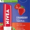 Nivea - Labello Strawberry Shine Lippenbalsem - 5,5 Ml Stick - Lipbalsem - Lipbalm - Lipverzorging - Verrijkt Met Shea Boter En Bio Jojoba Olie -Cosmetica Korting Winkel 750x1200 2