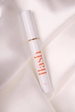 Célie Beauty FLASH - Wimperserum - Binnen 1 Week Zichtbaar Resultaat - 100% Vegan - Wimpergroei - Wimperverzorging - Volle Wimpers - Dikke Wimpers - 3ml - Hydraterend -Cosmetica Korting Winkel 800x1200 24