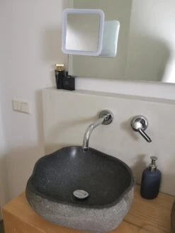 Vergroot Make Up En Scheer Spiegel Met LED Verlichting Vierkant - 10x Vegroting En Natuurlijk Licht Voor Cosmetica/Scheren/Epileren - 360° Graden Verstelbare Zuignap En Wandbevestiging -Cosmetica Korting Winkel 900x1200 45