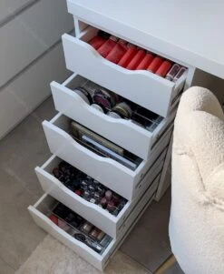 Jumanah® Collections "Sorted" Large Foundation Tray - Make Up Organizer - Ladeverdeler - Lade Organizer - Transparant - Acryl - Kunststof - Ikea Alex 5 Ladeblok -Cosmetica Korting Winkel 984x1200 3